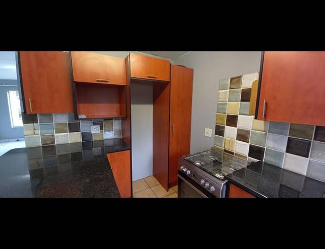 2 BEDROOM DUPLEX FOR SALE IN MORELETAPARK